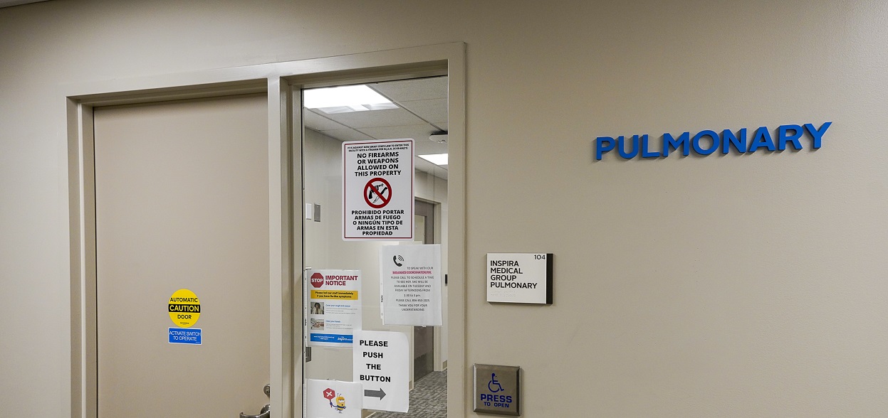 Image of Door with text "Pulmonary"